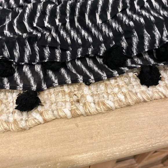 Stella & Dot Beach Black & White Sarong Scarf Large/XL - Picture 4 of 4